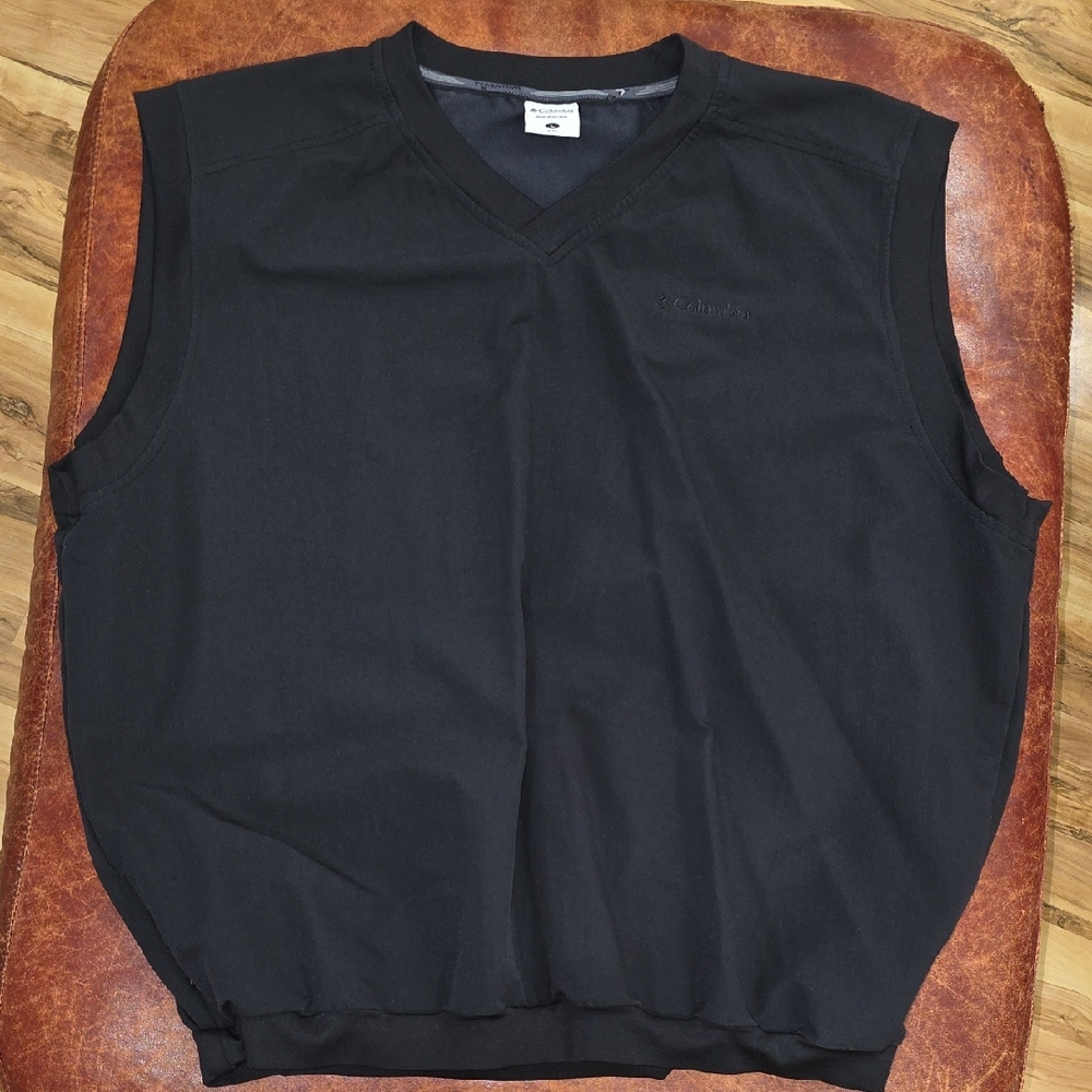 Columbia Black V-Neck Sleeveless Golf Pullover Vest